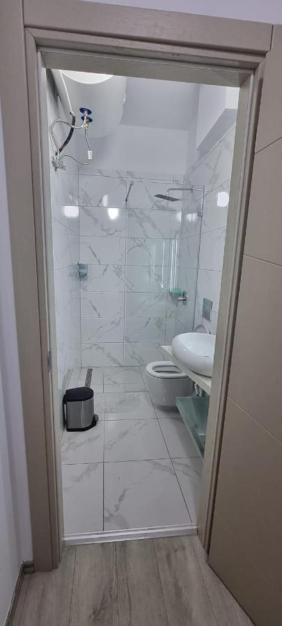 Suncoast Rooms Port Side Sarandë 外观 照片