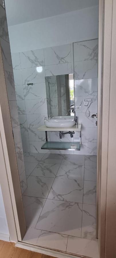 Suncoast Rooms Port Side Sarandë 外观 照片