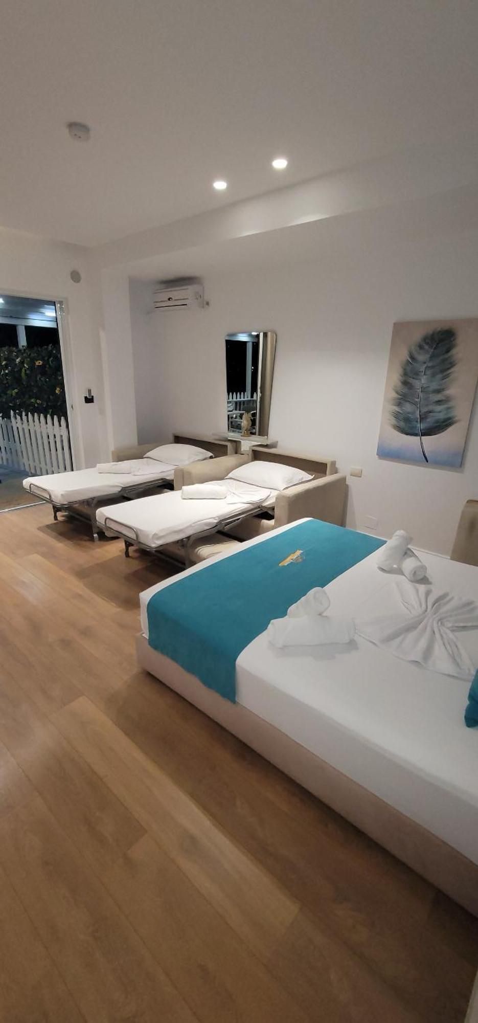 Suncoast Rooms Port Side Sarandë 外观 照片