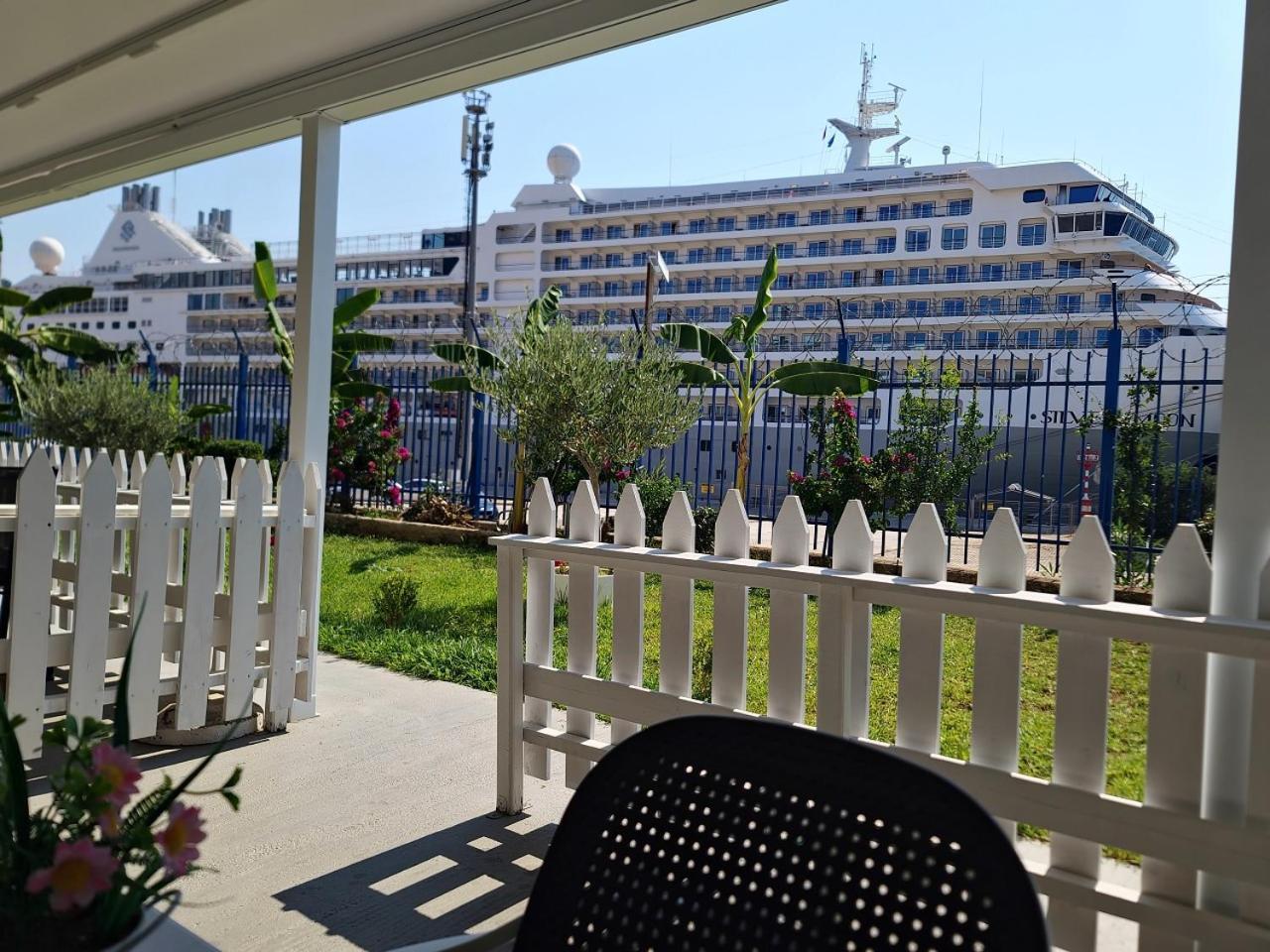 Suncoast Rooms Port Side Sarandë 外观 照片