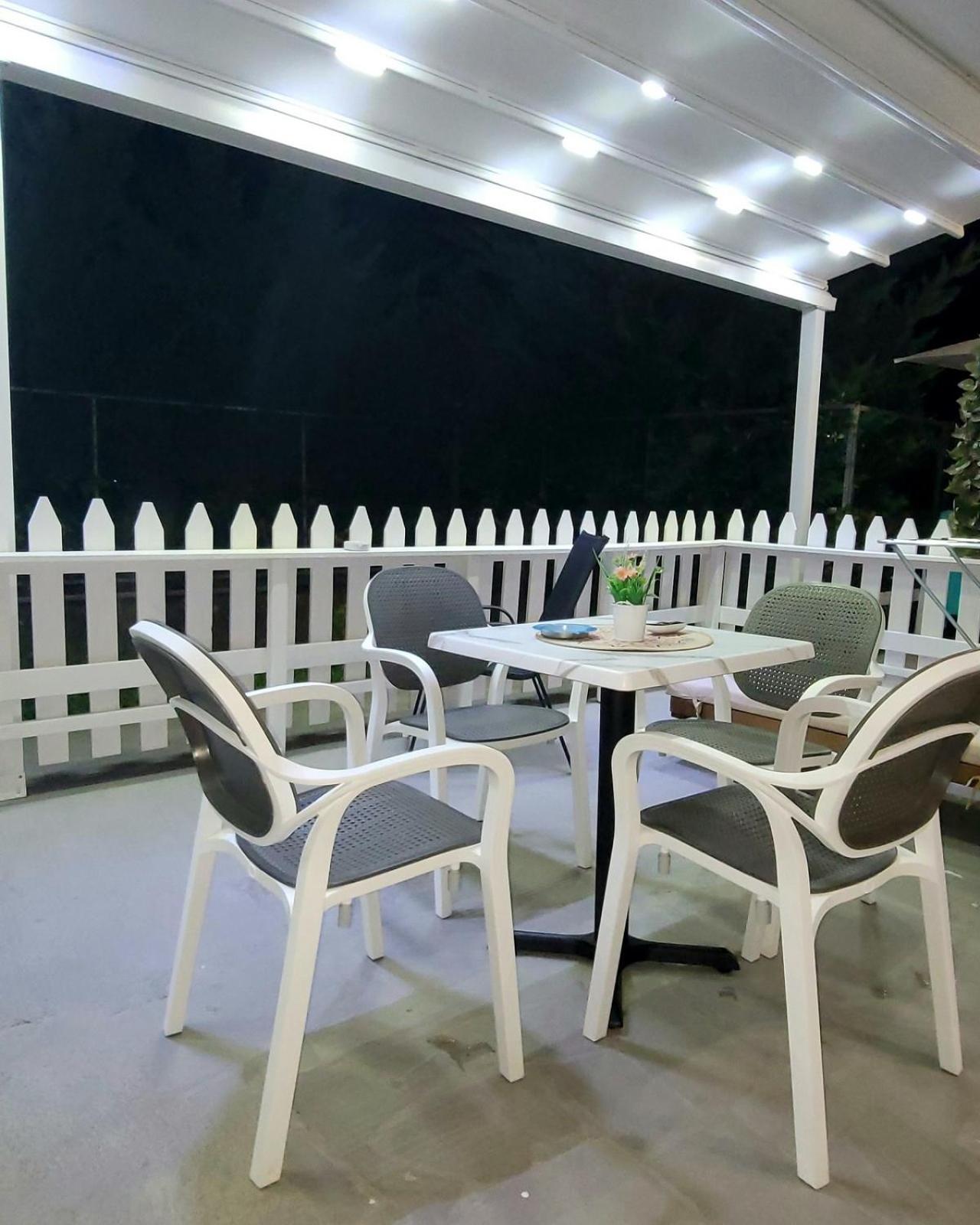 Suncoast Rooms Port Side Sarandë 外观 照片