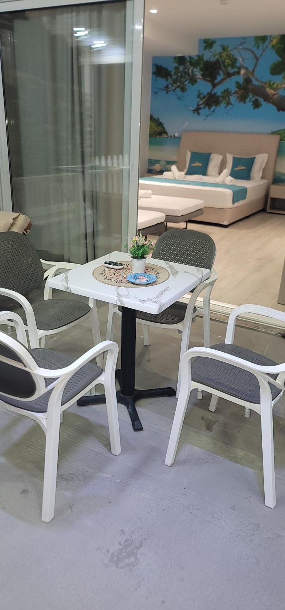 Suncoast Rooms Port Side Sarandë 外观 照片