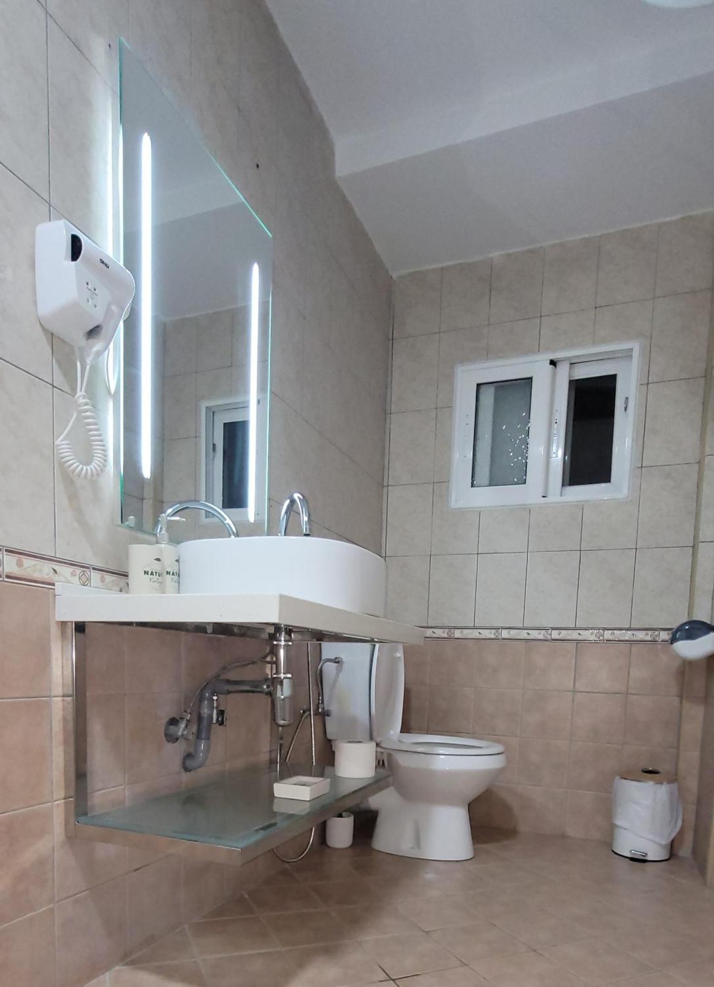 Suncoast Rooms Port Side Sarandë 外观 照片